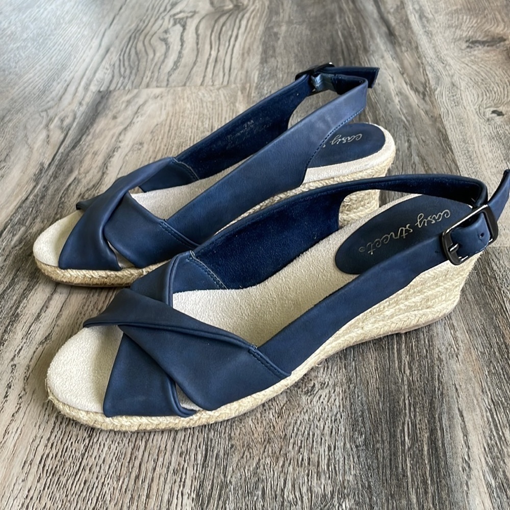 Easy Street Navy and Tan Low Wedge, size 7 - Picture 1 of 8